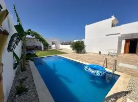 Villa avec terrasse S2 piscine jardin Rafraf