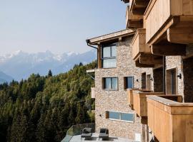 Puitalm Apartments & SPA by Peak Stay, hotel con pileta en Arzl im Pitztal
