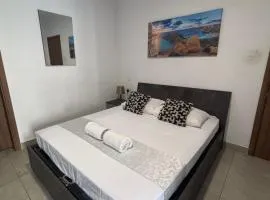Central and Cozy Room