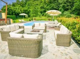 Villa 3 Bed 4 Bath Sleeps 8 Pool Hot tub Air Con