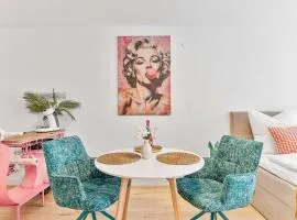 Goldstadt Pop-Art Apartment