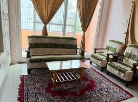 Yashwithaa Homestay Tirupati - New Hill View Apartments with Balcony, AC, WiFi, TV, hotel a Tirupati