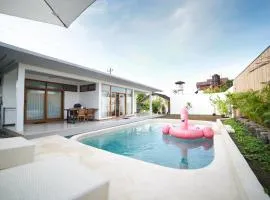 Little Haven - Family Japanese Stay with Private Pool in Jogja