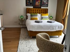 Entire City Centre one bedroom Apartment, hotel a Chichester