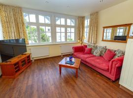 Villa "To Hus" in Sellin - Appartement 03 mit Balkon, hotel v destinaci Ostseebad Sellin