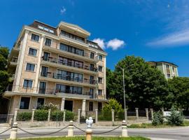 Rabi Park Residence, hotel in St. St. Constantine and Helena