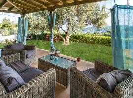 Ilios house, hotel con tinas de hidromasaje en Achladies