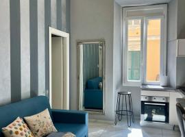 Casa Fiori Chiari - GiobertiHome, хотел в Санремо