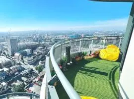 Luxury 1-Bedroom Apt with Stunning London Views