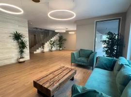 YUGOGO PETRARCA 1 - BILOCALE CON BALCONE, Trento Centro, Hotel in Trient