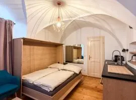 Danube Holiday Homes Studio - Top 2