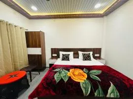 RAM JANAMBHOOMI H0TEL ! R-a-m - K-r-i-sh-na - Palace Near 900m from Ram Temple - Shri Hanuman Garhi Mandir - All Room Fully Air Conditioning Rooms - Free Wifi - and Parking - Best Premium Hotel