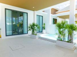 Relax Nai Yang beach pool Villas, hotel i Naiyang Beach