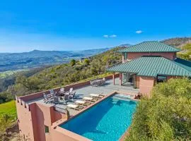 Luxury Retreat Overlooking Sonoma Valley