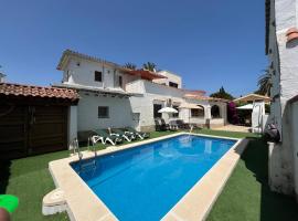 Casa Salada - Ideal fam&iacute;lies - Piscina, hotel en Mont-roig