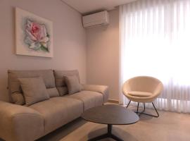 Blue Harmony, hotel in Lalzit Bay