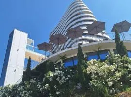 Skyline sea view apartment