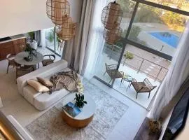 Spacious Three-Bedroom Apartment with Sea View B4