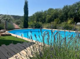 Mas des Lavandes avec vue & Piscine en Provence, 15 min des gorges du Verdon VAR, Hotel in Tavernes