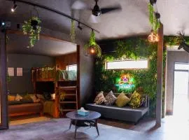 100度越えサウナ,森林浴,絶景パノラマビュー,森の中の隠れ家,星見ジャグジー---ハーミットたいとう---