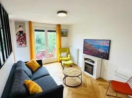 An Exceptional Apartment, 20 Min Paris, 10 Min Orly Airport, 30 Min Disney, 25 Min Versailles, Parking free