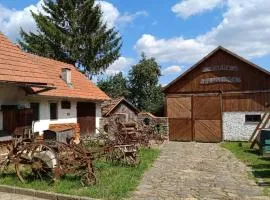 Spaní na seně