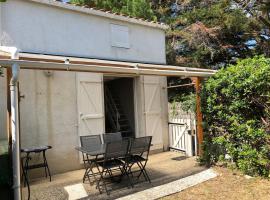 Maison avec plage à pied, hôtel à Saint-Georges-dʼOléron