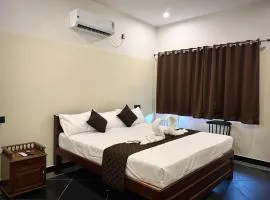 DIVINE BEACH INN - The sea shore hotel