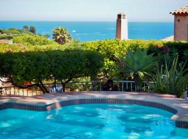 Villa Riviera, Sea view, Pool, Jacuzzi, Sauna, Walk to the beach、サント・マキシムのホテル