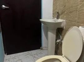 Budget stay, Rich experience