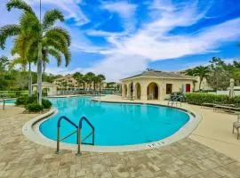 Fort Myers Condo on 1st Floor Near Shops and Golf