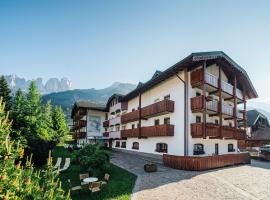 Garni Aritz, hotel in Campitello di Fassa
