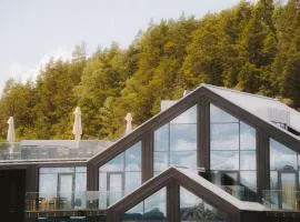 Season Hotel
