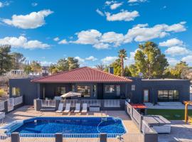 Luxury 5BR Cottonwood Retreat with Pool and Panoramic Views, Hotel in Cottonwood