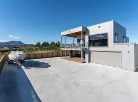 Luxe Family Haven in Wharewaka