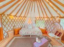 Farm Stay Yurt - 7 min St Albans