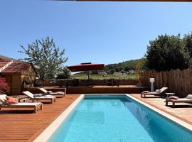 Hôtel Les Deux Chèvres Gevrey-Chambertin, hotel v destinaci Gevrey-Chambertin