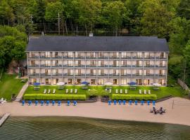 Beachfront Hotel Houghton Lake