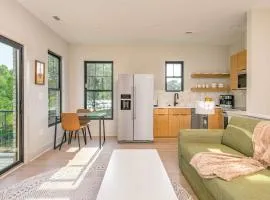 Energetic Lakeview Loft
