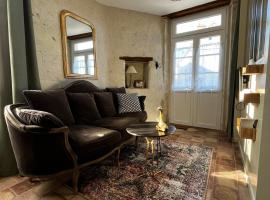 Le Boudoir de Zine, une escapade au cœur des châteaux, Hotel in Vallères