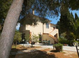 Agriturismo Mandriato, farm stay sa Santa Luce