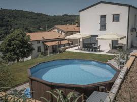 Villa Brje with Seasonal Pool，Dobravlje的Villa