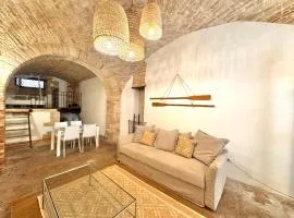 Kalma Arched Loft - Unique Brick Vault in City Heart