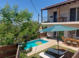 Abigails Pool House, Hotel in Kallirakhi