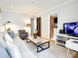 Lovely 4-Bedroom Kilburn Flat with Garden and Parking near Hampstead Heath, Abbey Road