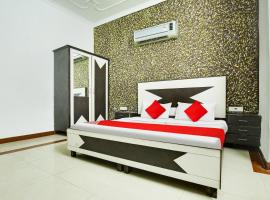 OYO Flagship Hotel Vivek Plaza, hotel v destinaci Ambāla