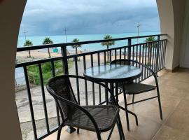 Gonio N206 Sea view Beachfront Terrace, hotel in Kvariati