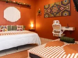 Parking, 6min to Beach & Downtown, High-Speed WiFi, Laundry Service, KingBed, PetsOK