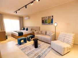 Luxury Modern Studio Ensuite By Beithady, hotel en New cairo