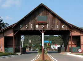 Casa com acomodação para mais de 15 hóspedes, hôtel à Joinville